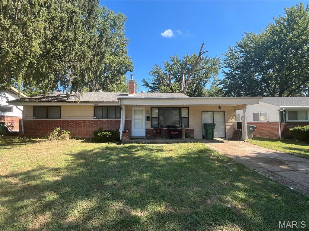 Moline Acres opportunity, 3 bed/1 bath slab ranch home occupied by a long-term, reliable resident of 5 years. Current rent is $1,155/mo, with the resident paying all utilities. Lease runs through March 2026, and the resident wishes to remain offering immediate, stable cash flow and no concerns of turnover. Great addition to any rental portfolio in a strong rental corridor. The seller is willing to sell as a package with 2507619 and 25076733. Please note that the property is held in a trust. All contract documents are subject to trust review and authorization, which may require approximately five (5) to seven (7) business days. Buyers are requested to submit offers with an acceptance period that accommodates this review timeframe. Offers containing shorter response deadlines may be rejected or countered at the seller's discretion.