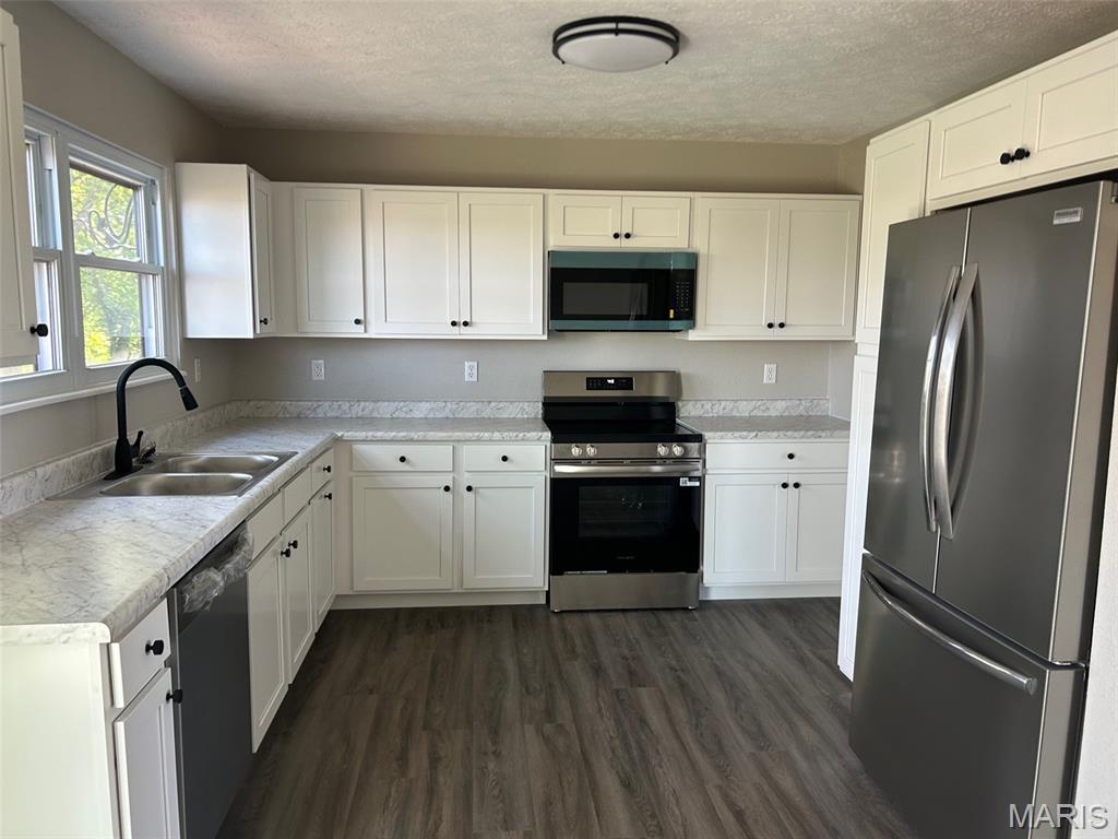 Country Lake Estates - Residential