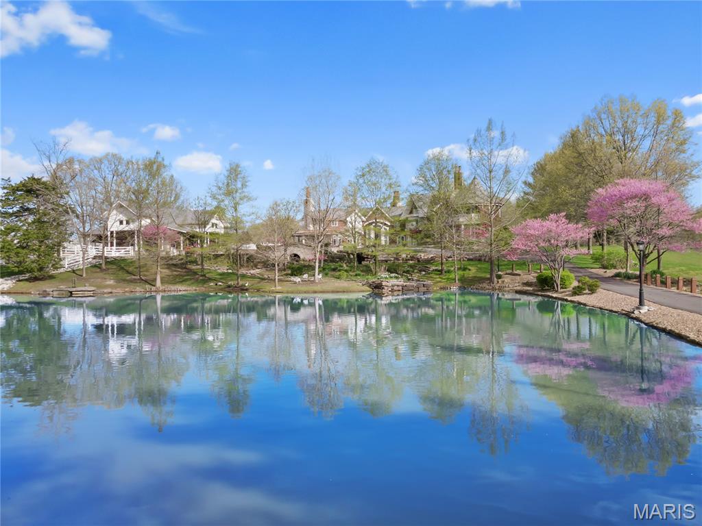 Country Hill Manor - Residential