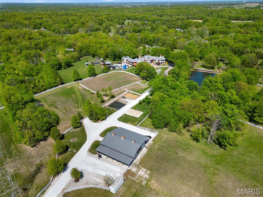 Country Hill Manor - Residential