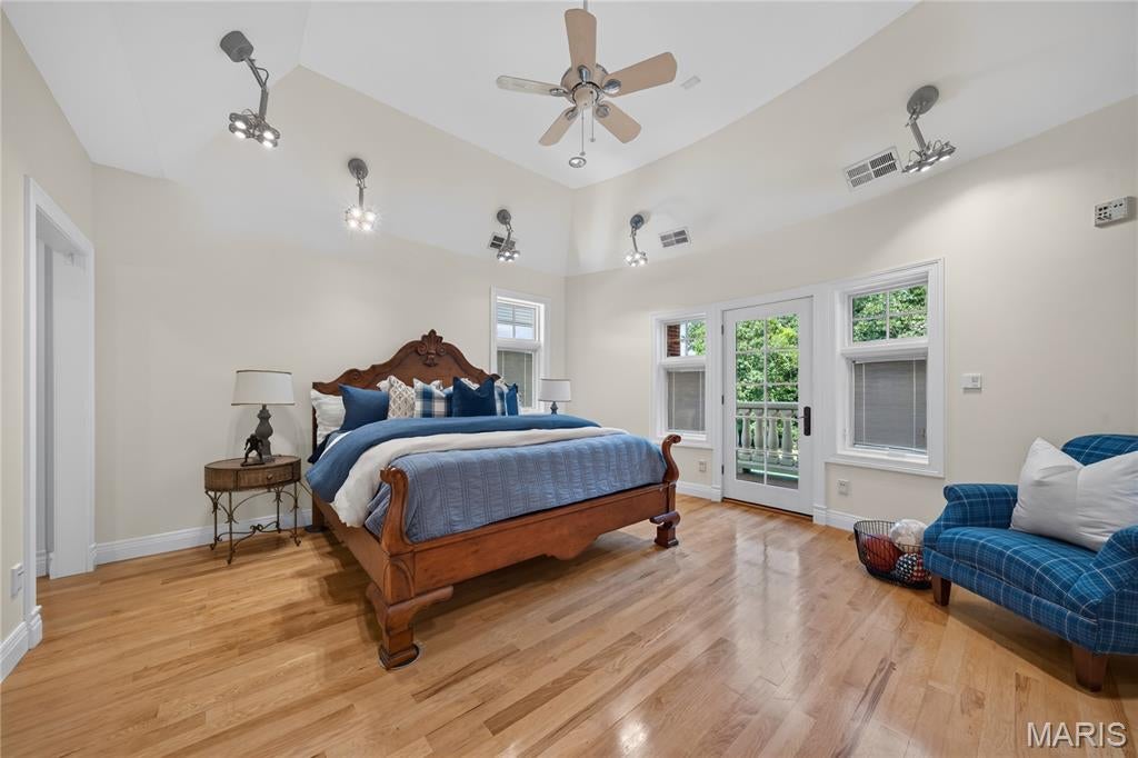 Country Hill Manor - Residential