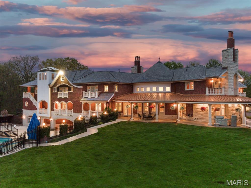 Country Hill Manor - Residential