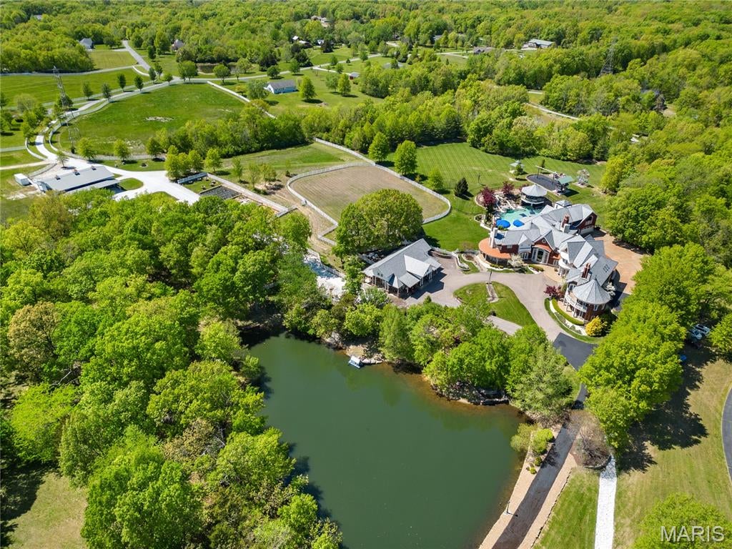 Country Hill Manor - Residential