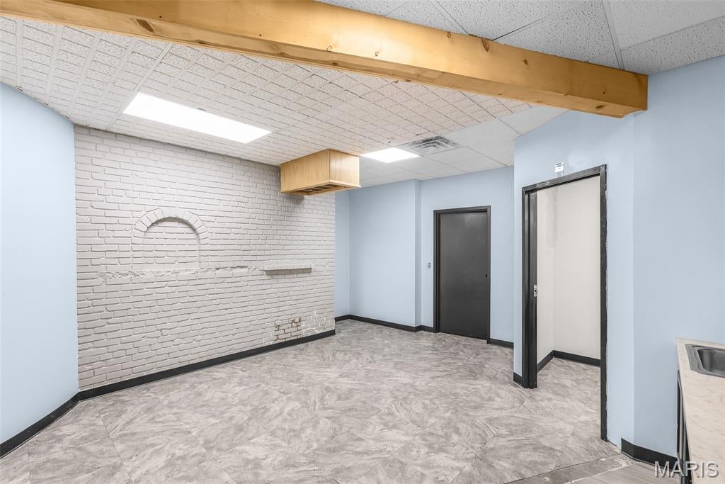 Whitelaws Sub - Commercial Lease