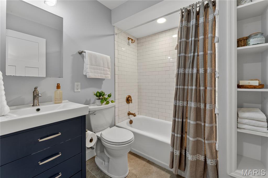 Brentwood Forest Condo Ph Four - Residential