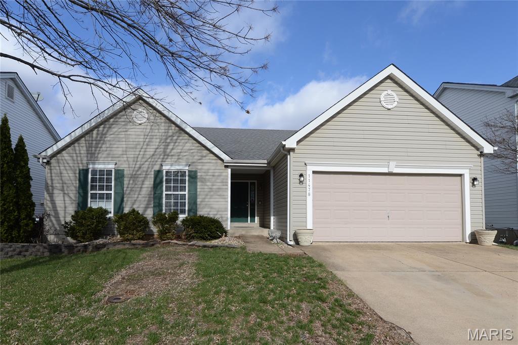 NEW PRICE! 3,000 sq living space upstairs with 1,600 finished basement. 11478 Pineview Crossing Dr is a home located in St. Louis County with nearby schools including Parkwood Elementary, Pattonville Heights Middle School, and Pattonville High School. Updated kitchen and bathrooms! Freshly painted main level of house. Available for move in 4/1/26. No pets allowed.