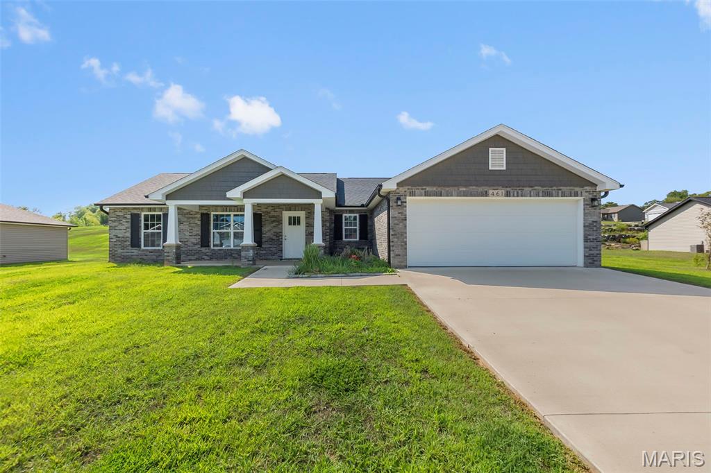 Step into easy and comfortable living inside this beautifully maintained one-level home! Inside you will notice the soaring ceilings and an open layout that welcome you with an abundance of natural light and an easy sense of space. The modern kitchen is the heart of the home, featuring granite countertops, a spacious island, ample cabinetry and an inviting connection to the dining and living areas. Unwind in the spacious primary suite, complete with a jetted tub, separate shower, dual vanities and walk-in closet. Step outside to the expansive, fully fenced backyard, ideal for morning coffee, weekend gatherings, pets or simply enjoying your own outdoor space. With thoughtful attention to detail, this home offers the space and features you've been looking for!