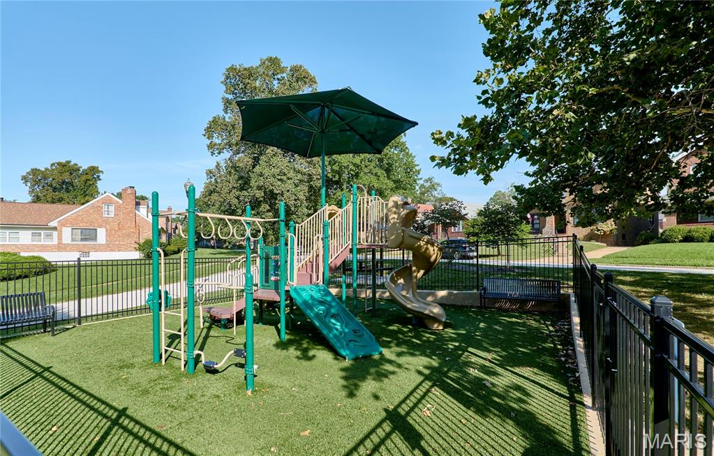 Country Club Add To Normandy Park 2 - Residential