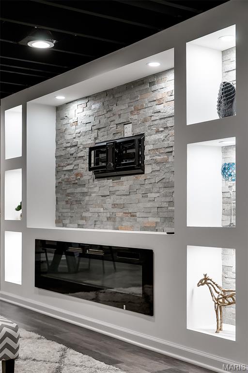 Maple Crest 1 - Residential