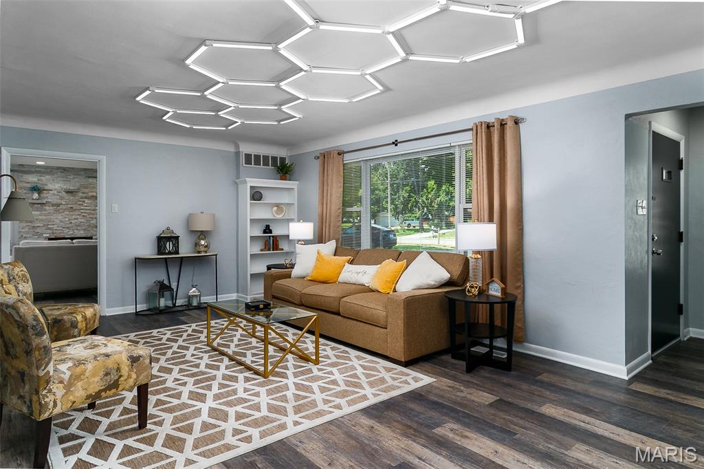 Maple Crest 1 - Residential