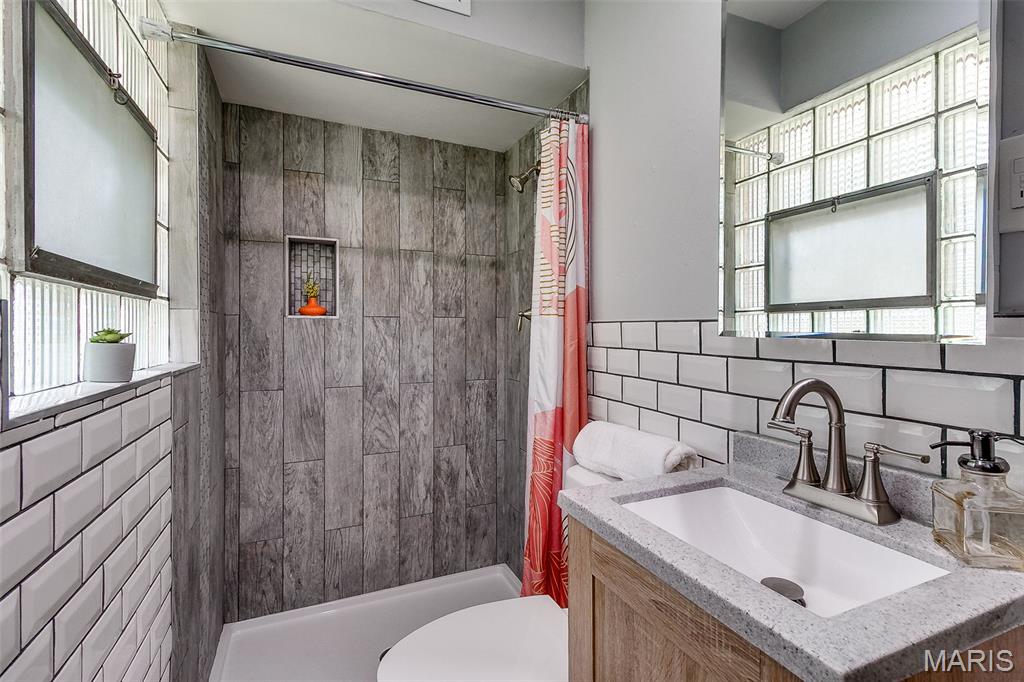 Maple Crest 1 - Residential