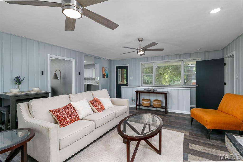 Maple Crest 1 - Residential