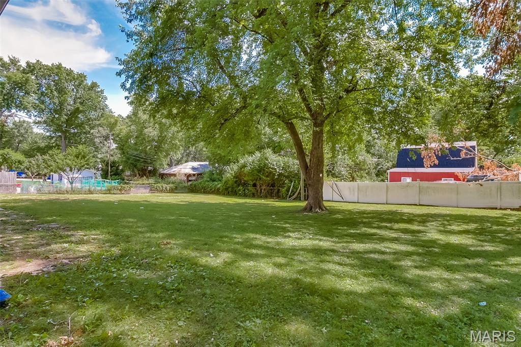 Maple Crest 1 - Residential