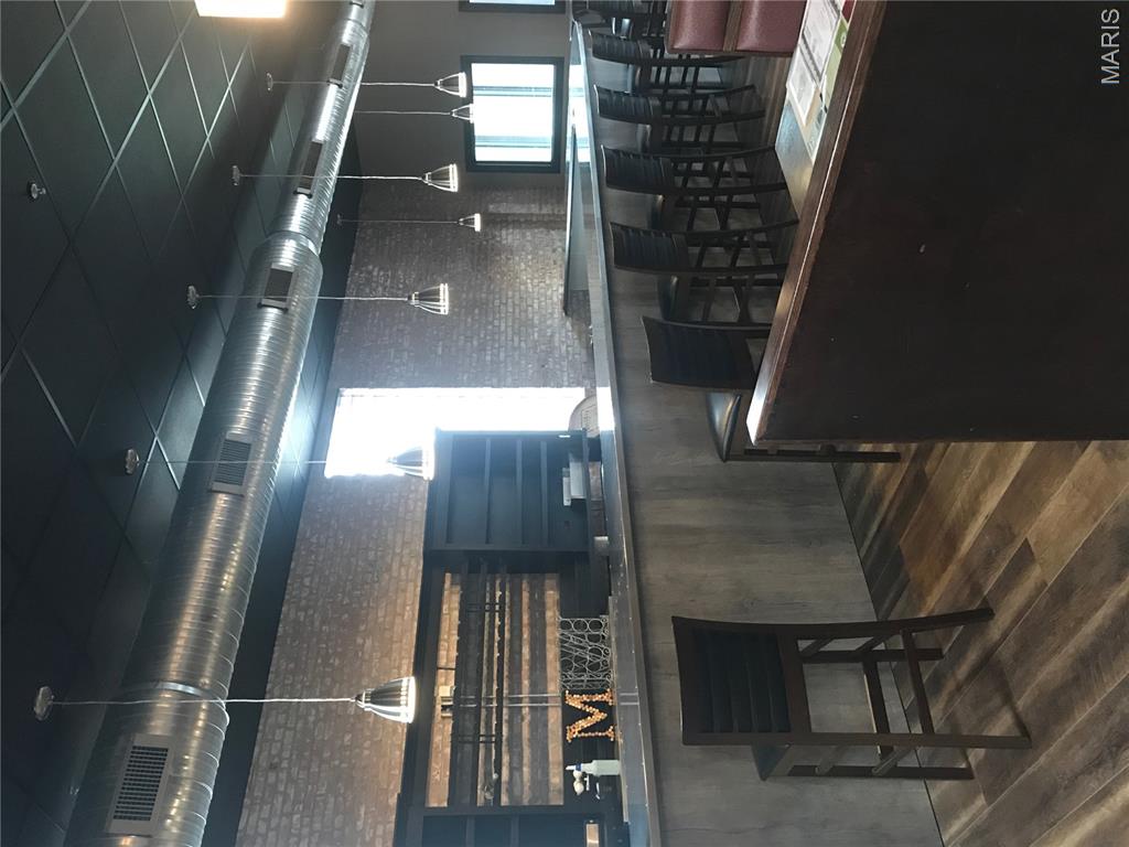 Collinsville - Commercial Sale