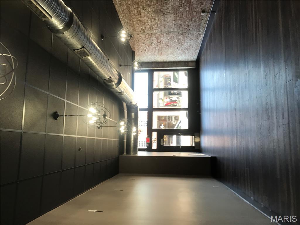 Collinsville - Commercial Sale