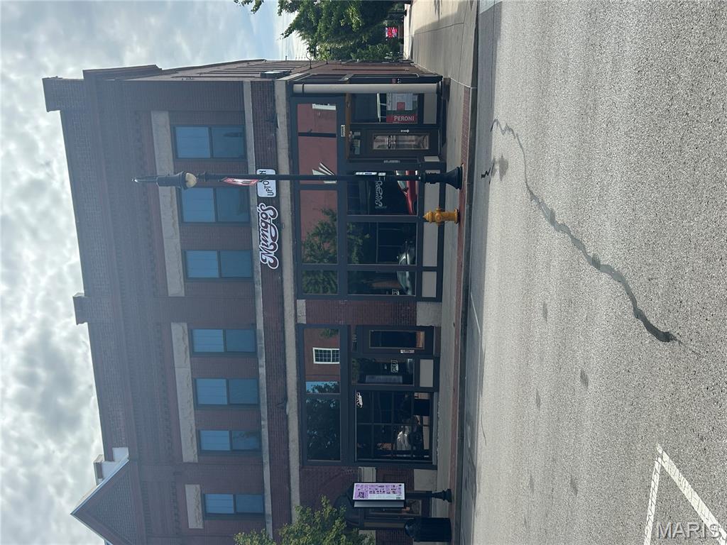 Collinsville - Commercial Sale