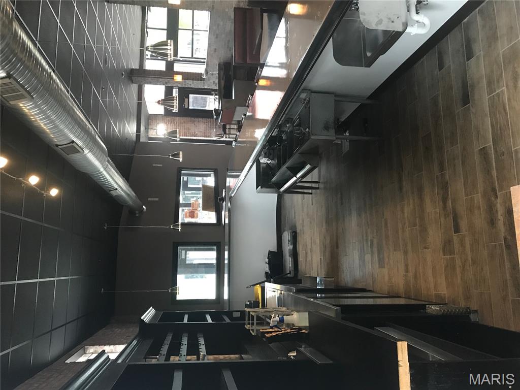 Collinsville - Commercial Sale