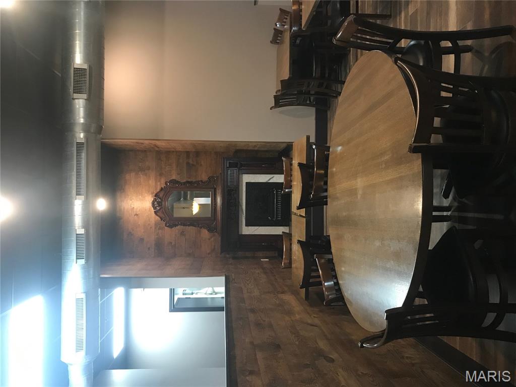 Collinsville - Commercial Sale