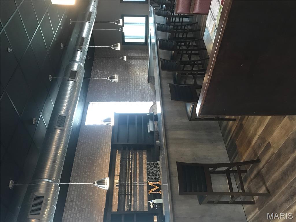 Collinsville - Commercial Sale