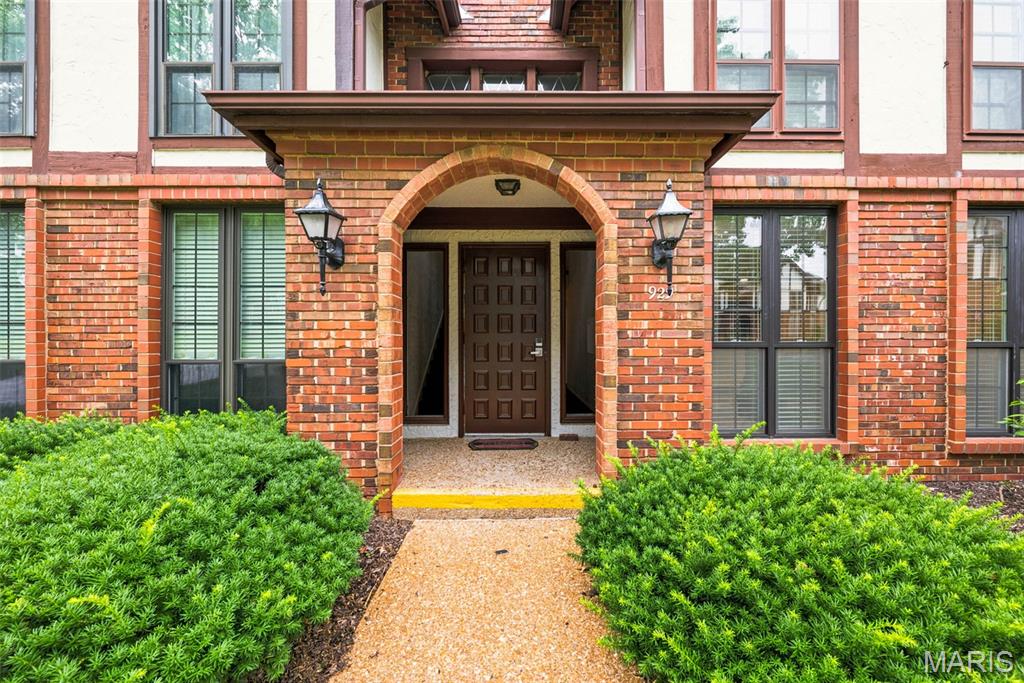 Cambridge Courts Condo - Residential