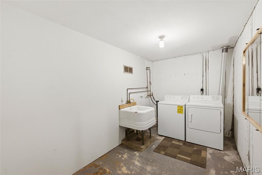 Cambridge Courts Condo - Residential