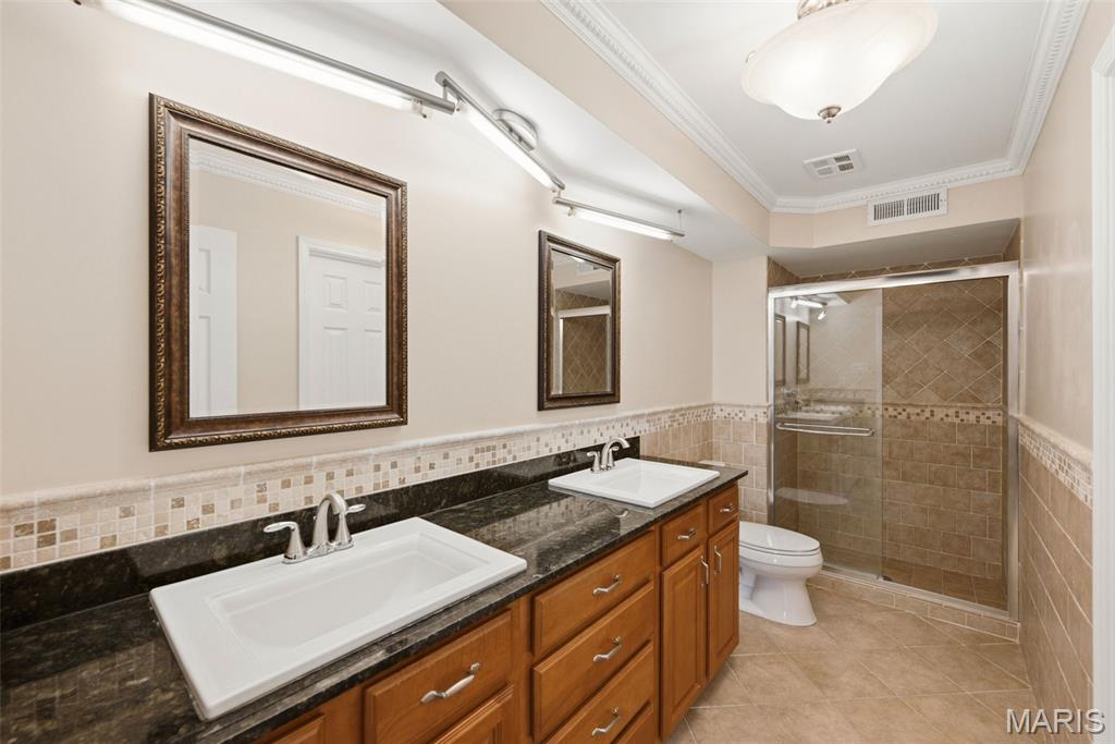 Cambridge Courts Condo - Residential