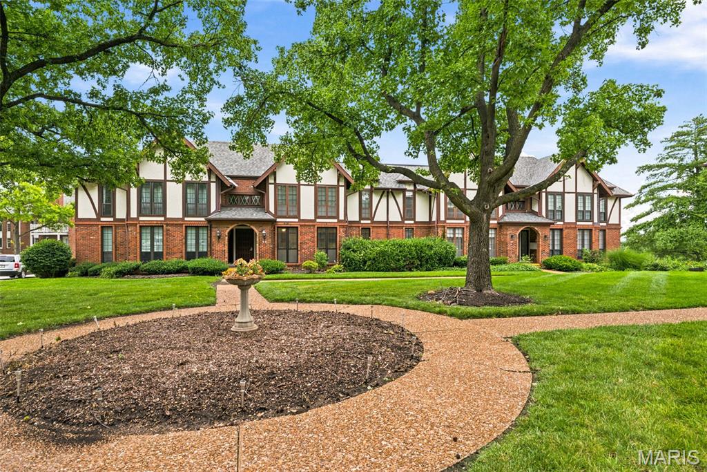 Cambridge Courts Condo - Residential