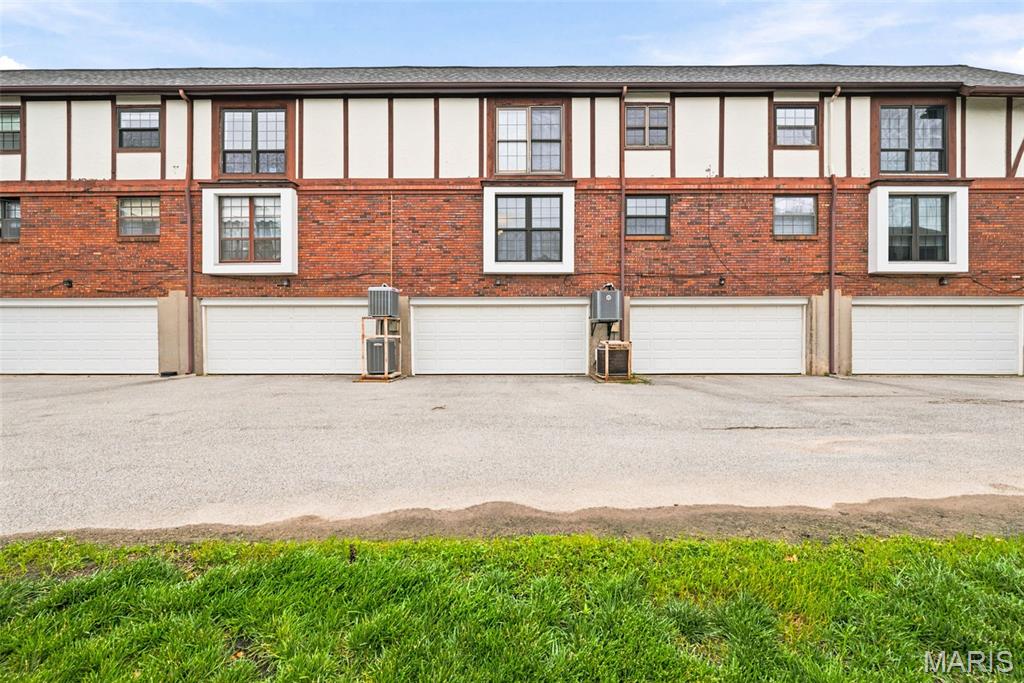 Cambridge Courts Condo - Residential