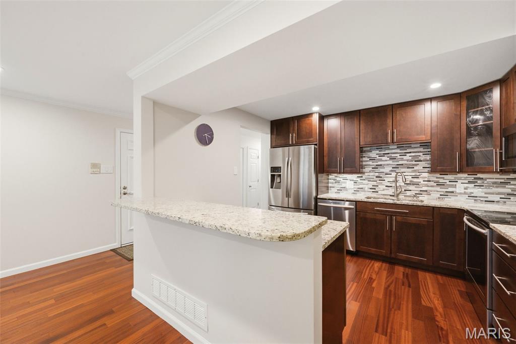 Cambridge Courts Condo - Residential