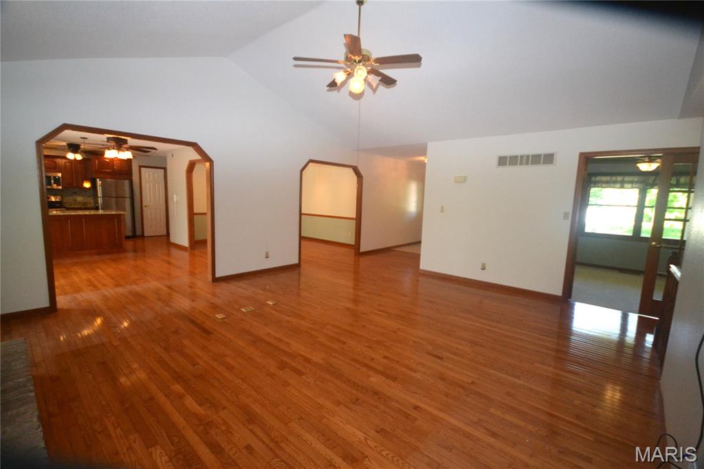 Meadowbruck Lake Estates - Residential