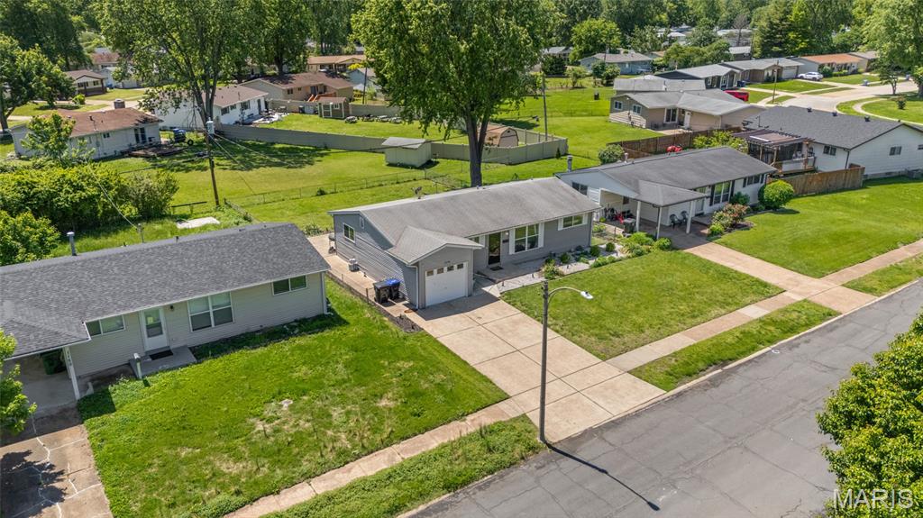 Mark Lee Manor - Residential