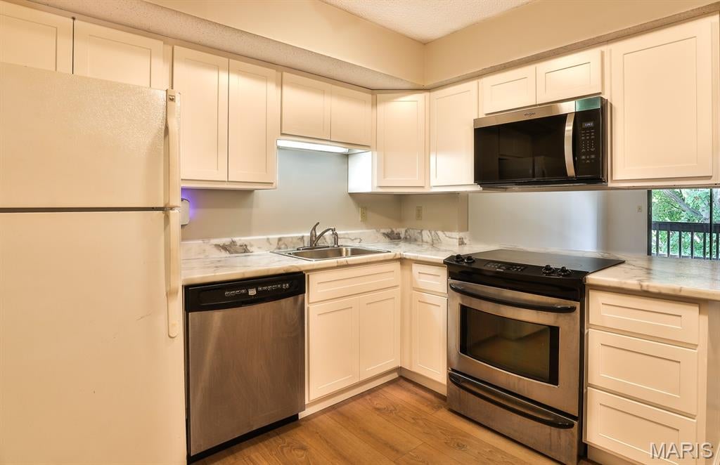 Summergate Garden Condos Ph3 - Residential