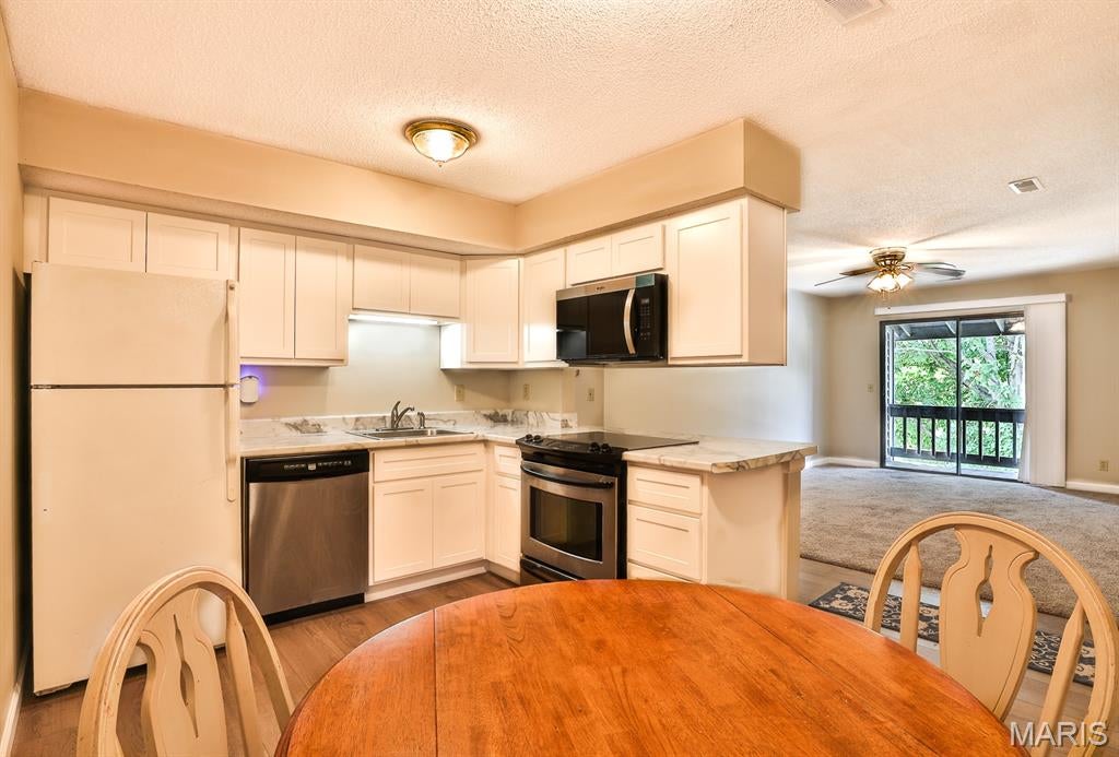 Summergate Garden Condos Ph3 - Residential
