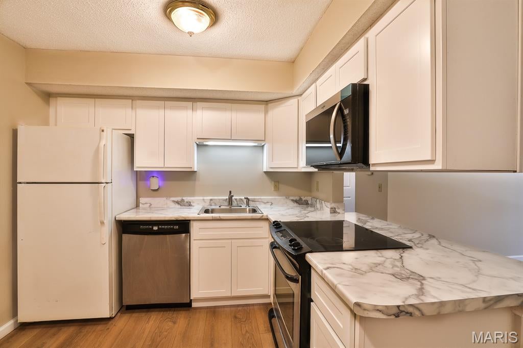 Summergate Garden Condos Ph3 - Residential
