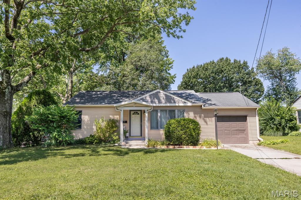 Very nicely maintained ranch home situated on a corner lot.  HVAC system new in June 2026.  Freshly painted interior and updated vanity and toilet in bathroom. 
Extra deep garage allowing for ample storage.  Backyard is fenced.  Property is Belleville code compliant.  This is a perfect first home or someone downsizing, set up a 
Showing with your agent today.