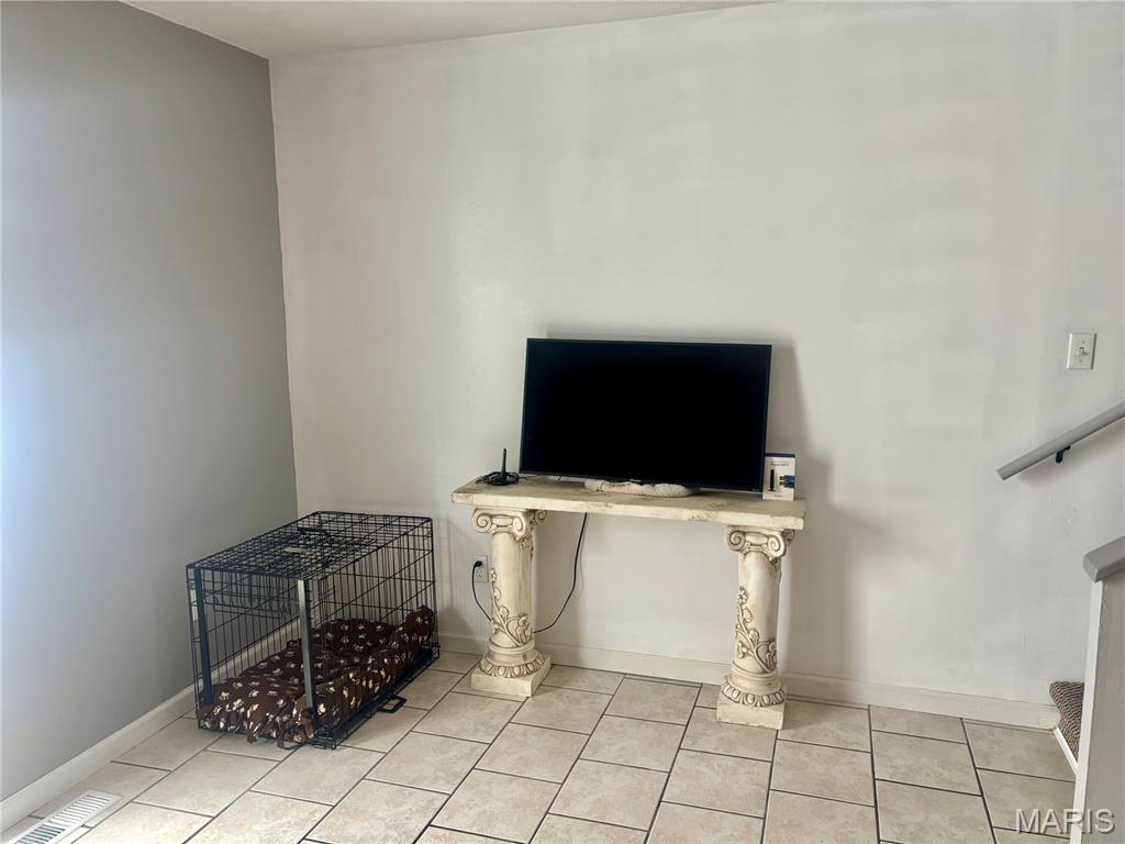 Plaza Twnhse Condo - Residential