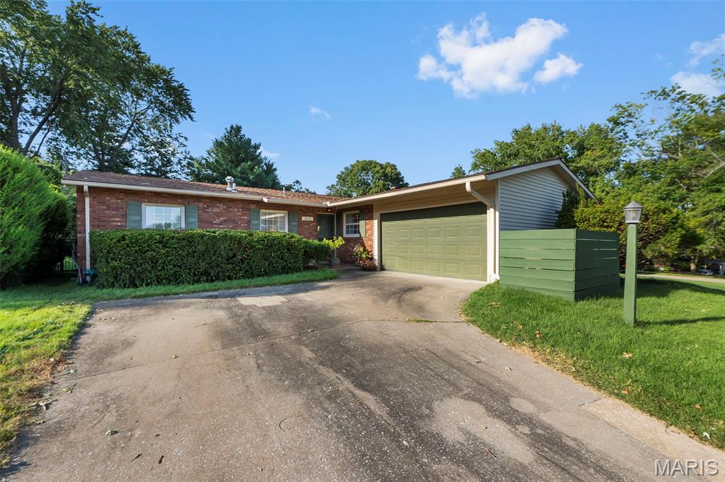 There’s a lot to love about 2612 Leroy Dr! This 3 bedroom home also offers a bonus room with plenty of flexibility for a home office, playroom, or hobby space. With 2 full bathrooms, a basement, and even a small workshop tucked within the home, there’s more here than meets the eye. Step outside and you’ll find a beautiful backyard that gives you a great space to relax, entertain, or simply enjoy some time outdoors. And the location is hard to beat, sitting within walking distance of Alma Schrader Elementary and close to Dennis Scivally Park. If you're looking for a home with extra space and a great location, 2612 Leroy Dr is definitely worth a look!