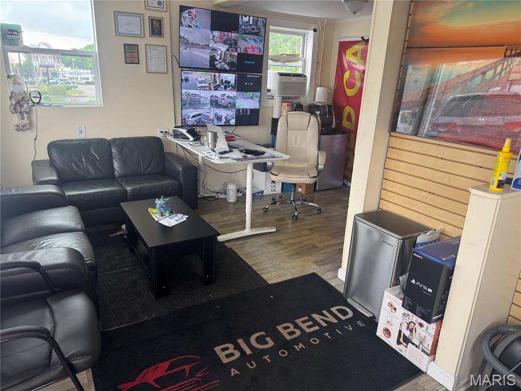 MAPLE LAWN - Commercial Sale