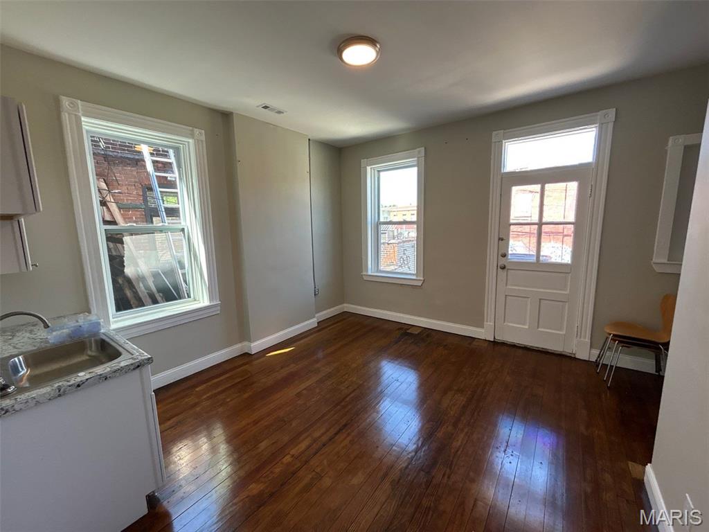 St Louis Commons Add - Commercial Lease