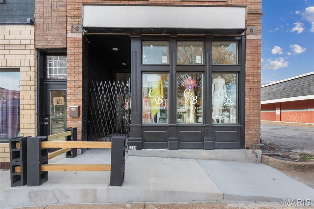St Louis Commons Add - Commercial Lease
