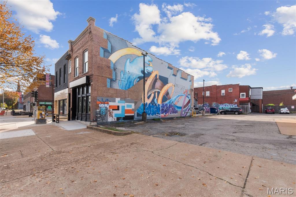 St Louis Commons Add - Commercial Lease