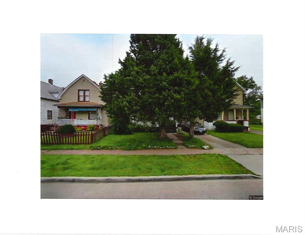 Investor special! 2 bedroom, 1 bath home ready for renovation. Great opportunity for investors or buyers looking to add value. Perfect for a flip or long-term rental. Home needs repairs and is being sold as-is. Bring your vision and make it your next profitable project.