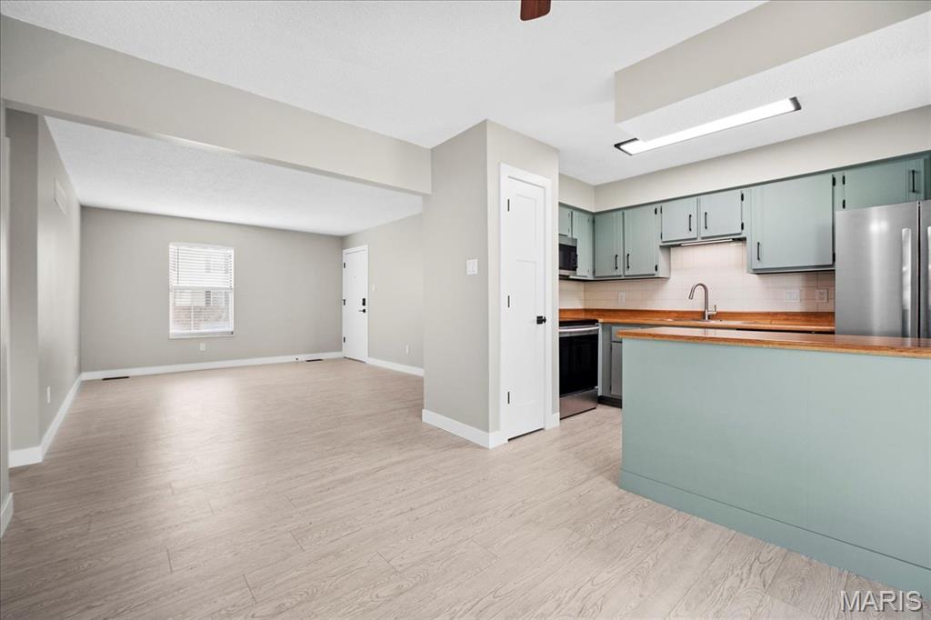 St Peters Condos Ph4 - Residential Lease