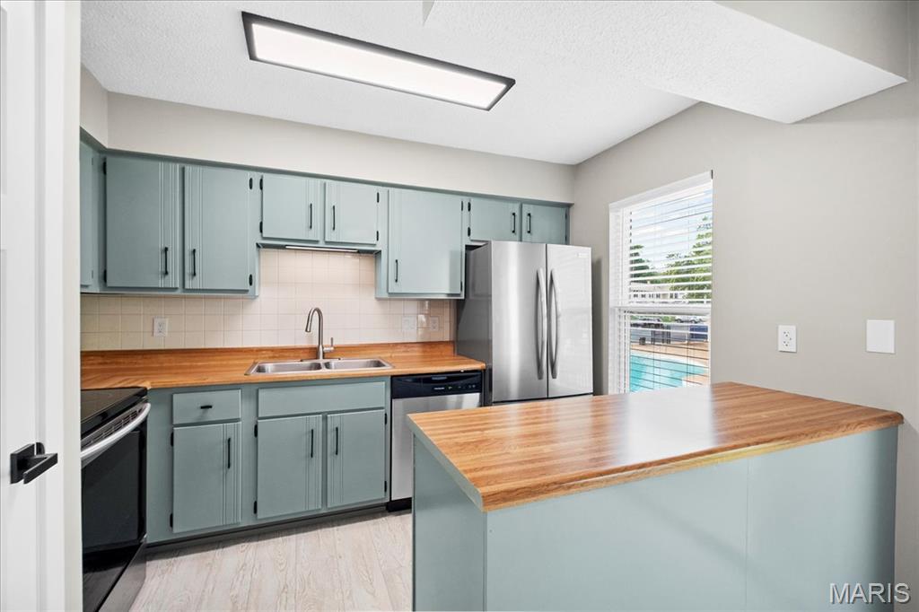 St Peters Condos Ph4 - Residential Lease