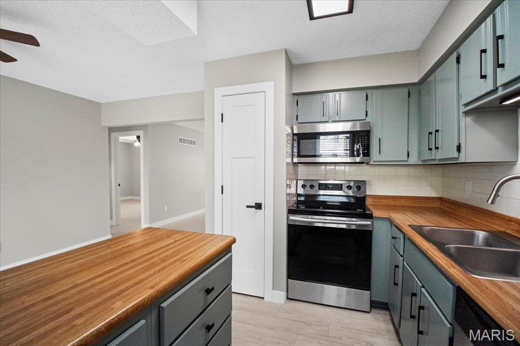 St Peters Condos Ph4 - Residential Lease