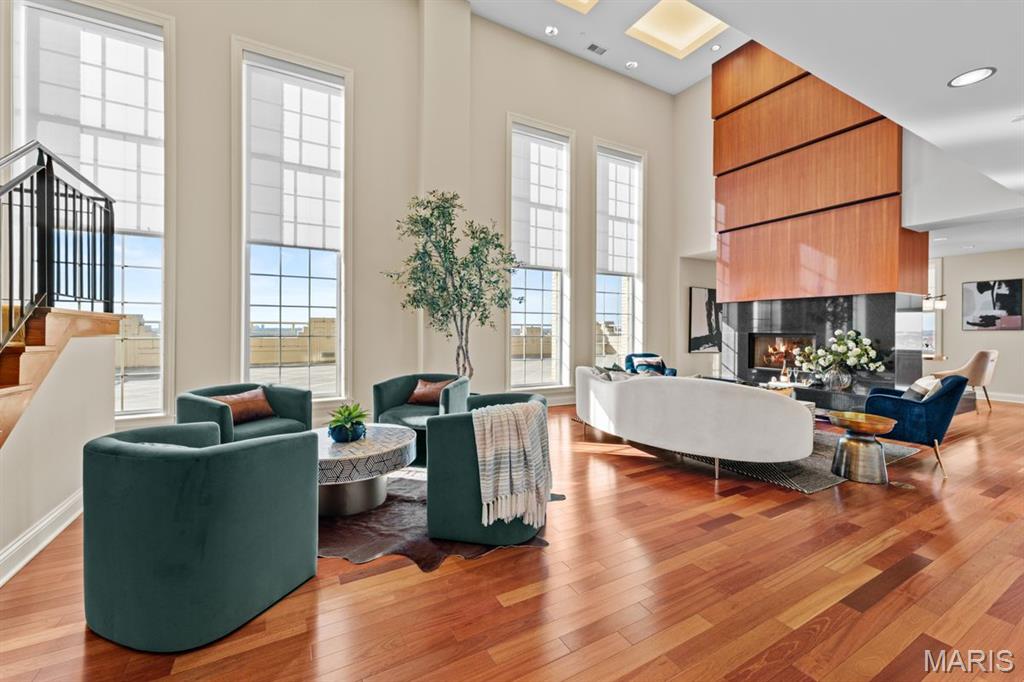 Park Plaza Residential Condo - Residential