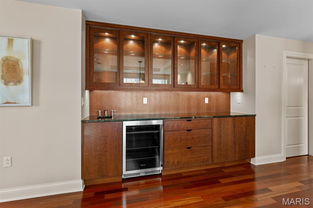 Park Plaza Residential Condo - Residential