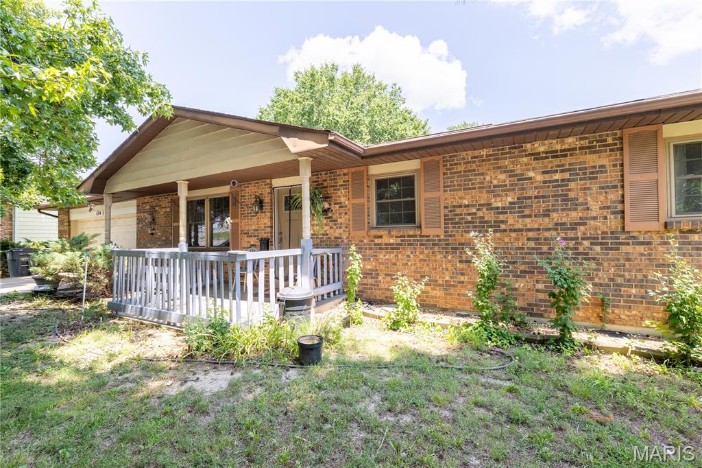 Beautiful 4-Bedroom Home in the Heart of Cape Girardeau!
Welcome to this spacious and well-maintained 4-bedroom, 2.5-bathroom. Centrally located, this home offers close proximity to all major amenities, including being just minutes from Saint Francis Hospital, the mall, and a variety of convenient shopping and dining options, making everyday living both easy and accessible.
Inside, you’ll find a functional and inviting layout featuring a kitchen with plenty of space for meal preparation and gathering. The home provides both upstairs and downstairs living areas, perfect for both relaxing and entertaining. The basement adds additional flexible space, recreation room, or extra storage.
Step outside and enjoy the fenced backyard, perfect setting for pets, play, or outdoor entertaining. The screened-in sunroom provides a comfortable spot to unwind and enjoy the outdoors year-round without.
Additional highlights include a 2-car garage for convenience and generous storage space throughout the home to meet your needs.
This centrally located gem combines comfort, practicality, and convenience at a price that won't last!