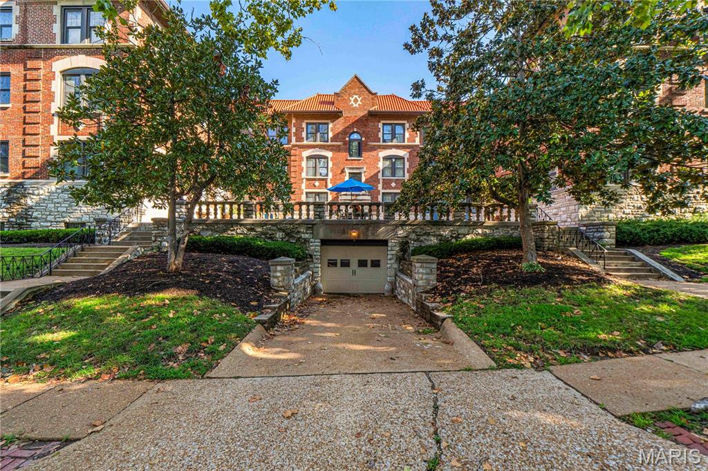 Blue Ridge Court Condo The - Residential