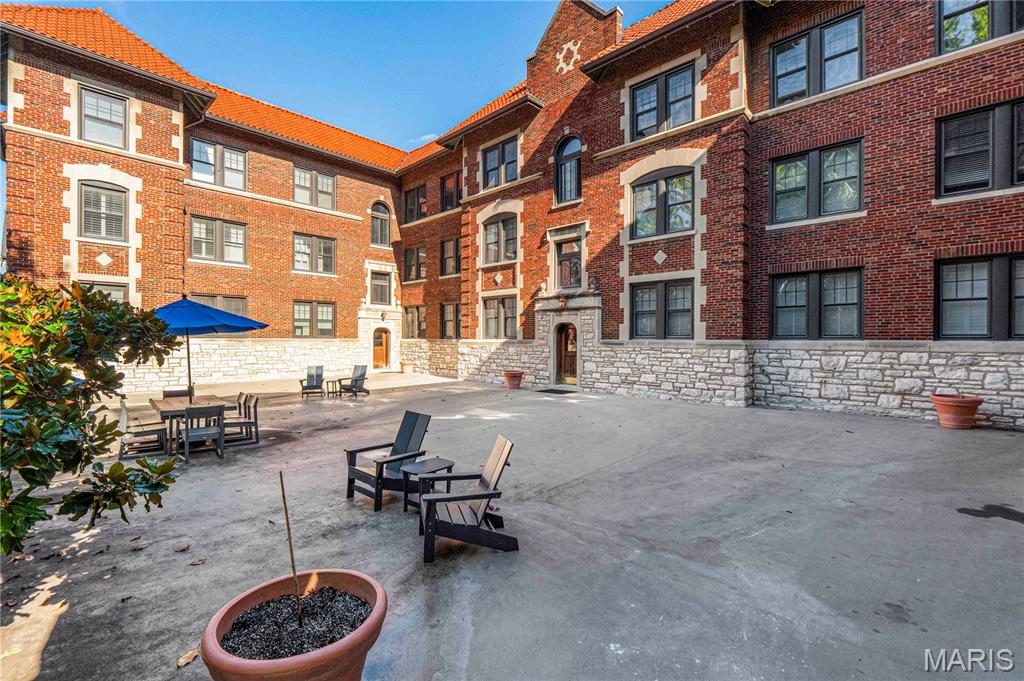Blue Ridge Court Condo The - Residential